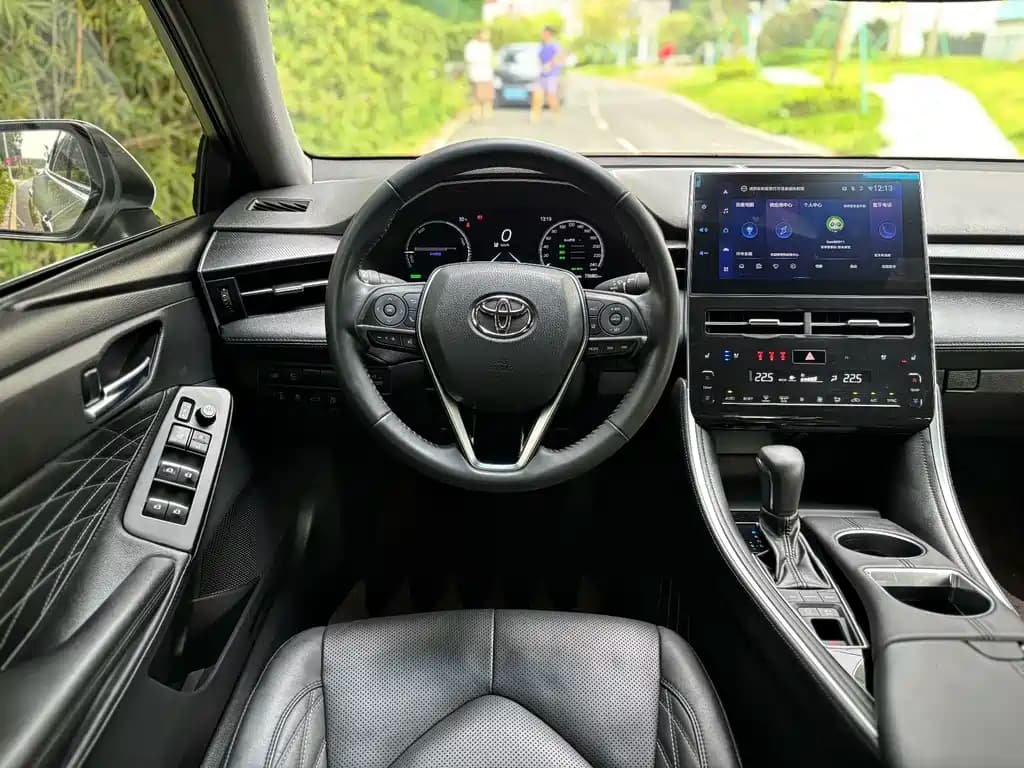 Toyota Avalon 2023 双擎 2.5L 20周年铂金纪念 — фото 14